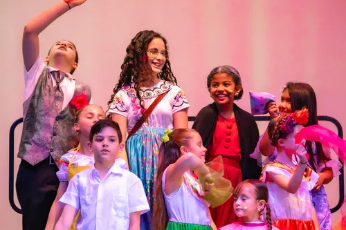 El Gran Crescendo Concert: The Journey of a Song